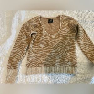 New without tags Abercrombie and Fitch scoop neck zebra print sweater